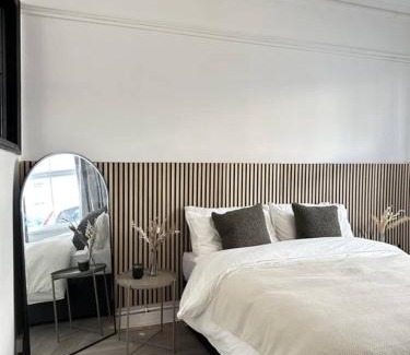 Newport Apartment | Modern Apartment Near Newport City Centre!
