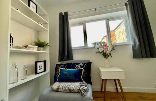 Newport Apartment | Modern Apartment Near Newport City Centre!