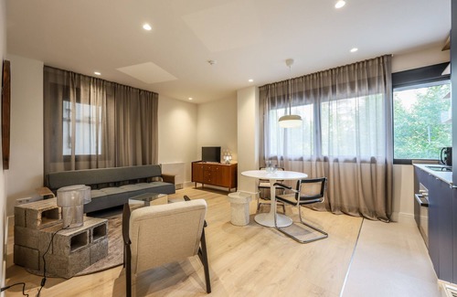 Puerta del Angel Apartment | Modern apartment near the Royal Palace 12