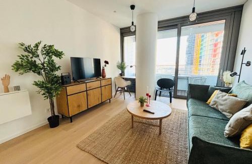 Kaisermuhlen Apartment | Modern apartment overlooking the skyline & Danube