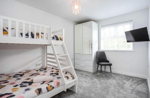 Portrush Apartment | Modern Apartment Portrush - Sleeps 7