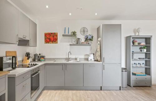 Taunton Apartment | Modern Apartment Private Parking Central Taunton