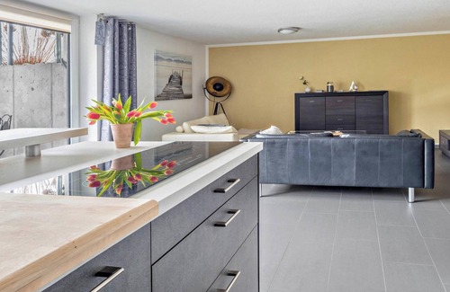 Moos Apartment | Modern Apartment Steg 1 in Quiet Location with Garden, Terrace & Wi-Fi