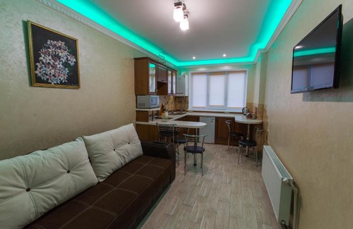 Kosuv Stary Apartment | Modern apartment on Akademika Sakharova 27a