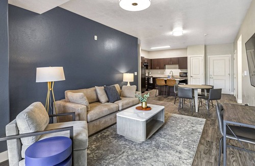 Fairpark Apartment | Modern Apartment in Prime Location (ID4626X4)