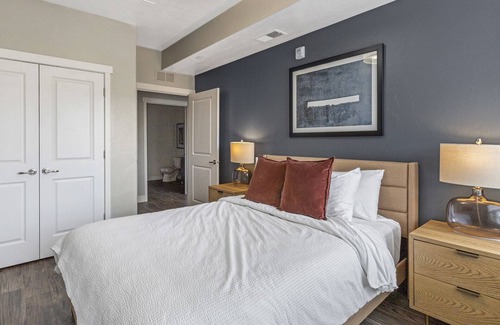 Fairpark Apartment | Modern Apartment in Prime Location (ID4626X4)
