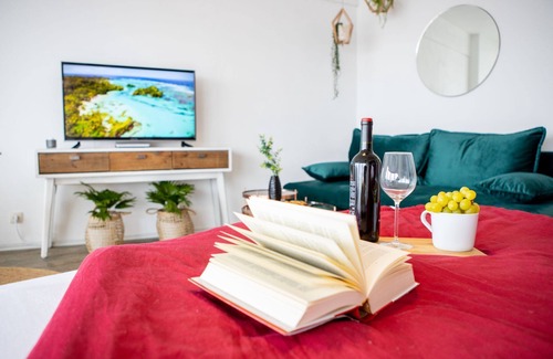 Antonsviertel Apartment | ☆Modern apartment☆Wide view☆29th floor☆Neflix☆Center☆