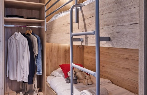 Lissewege Apartment | Modern Apartment With a Dishwasher