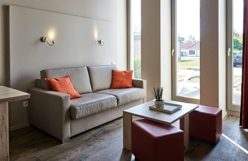 Westende Apartment | Modern Apartment With a Microwave, Near the Sea