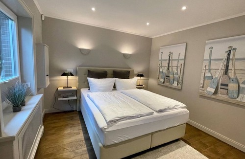 Kleinmorsum Apartment | Modern apartment with 2 bedrooms on 70 sqm on the first floor with terrace - Uasterhörn Morsum