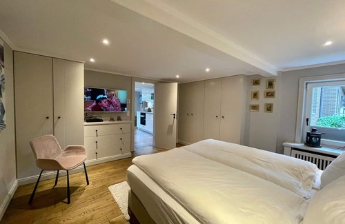 Kleinmorsum Apartment | Modern apartment with 2 bedrooms on 70 sqm on the first floor with terrace - Uasterhörn Morsum