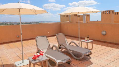 Funchal Apartment | Modern apartment with in-&outside pool, sauna&gym, heating, rooftop terrace with amazing sea&mountains view