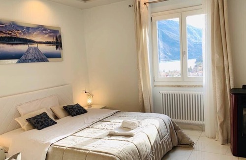 Molveno Apartment | Modern apartment with lake view