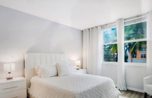 East Ocean Ave Condo | Modern Apartment With Stunning Water Views