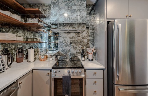 Westfield Apartment | Modern Apt by Zilker w/ Gourment Kitchen & Parking