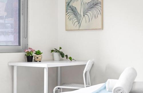 Kingsford Apartment | Modern Apt - Free Parking - Near Shop&UNSW&Station
