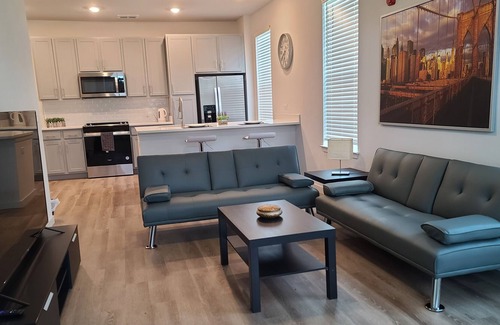 Clermont Apartment | Modern Apt!! Near Montverde Academy! w/POOL & GYM!!