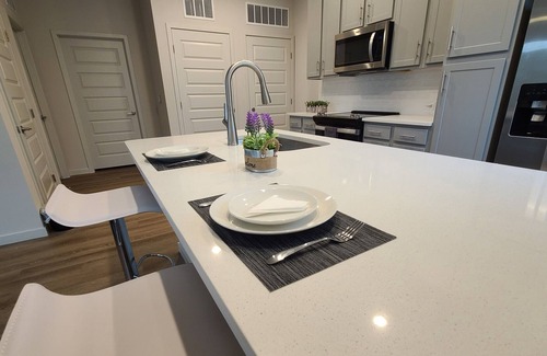 Clermont Apartment | Modern Apt!! Near Montverde Academy! w/POOL & GYM!!