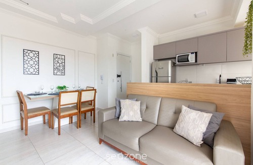 Santinho Apartment | Modern apt w/Barbecue 600m From the Beach Com305