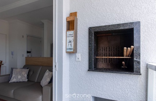 Santinho Apartment | Modern apt w/Barbecue 600m From the Beach Com305