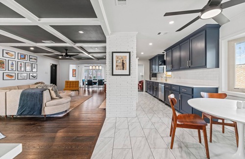 Buckner Terrace - Everglade Park House | Modern Art House: 3-Bedroom Home Private Pool!