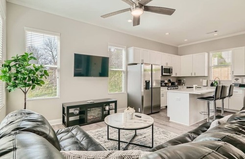 Pittsburgh House | Modern Atlanta Haven