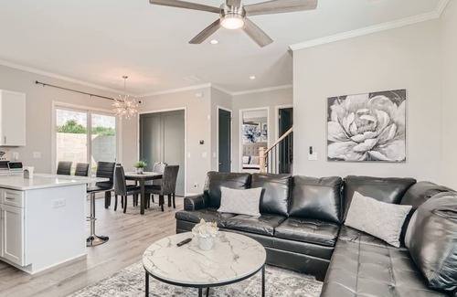Pittsburgh House | Modern Atlanta Haven