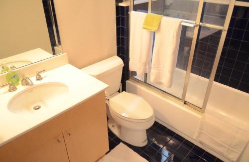 Neartown Bed & Breakfast | Modern B & B