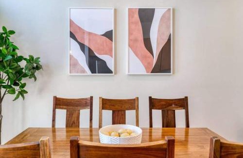 Loyal Heights Apartment | Modern Ballard Townhome with Rooftop Views