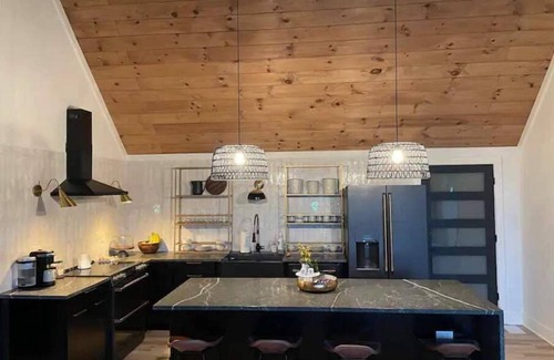 Fisherville House | Modern barn home on a Kentucky horse farm