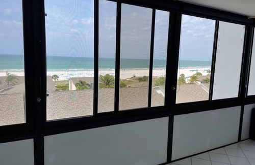 Aloha Kai Condo | Modern beach front water views 2 bedrooms condo