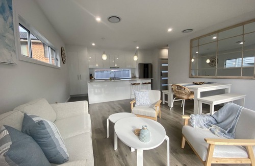 Shellharbour House | Modern Beach Getaway