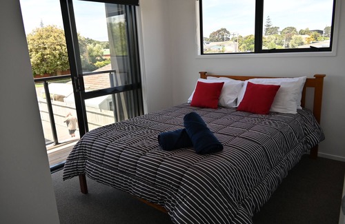 Waihi Beach House | Modern Beach Home