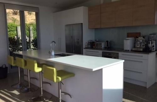 Langs Beach House | Modern Beach House with Stunning Ocean Views