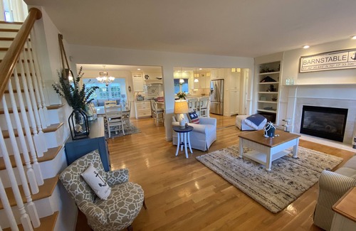 Barnstable House | Modern Beach House, Private Beach Rights, Minutes from Barnstable Village