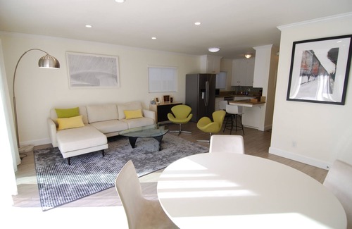 Playa Del Rey Apartment | Modern Beach Life, Upper Unit