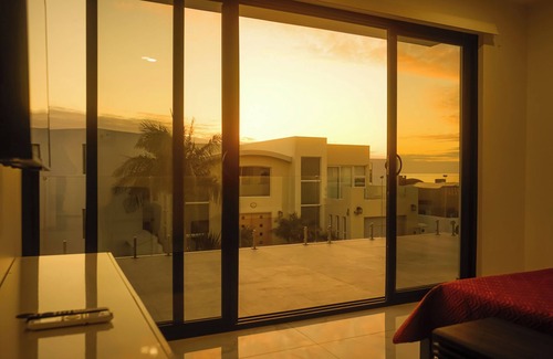 La Fonda House | Modern Beach House with Private Pool