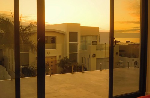 La Fonda House | Modern Beach House with Private Pool