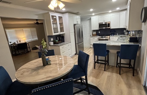 Florida Shores House | Modern beach themed 3b/2b home near New Smyrna Beach & Daytona Beach! Paradise!
