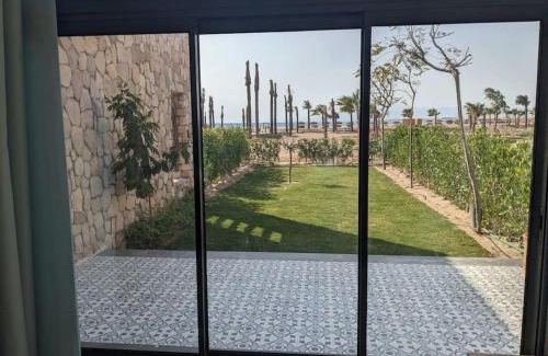 Soma Bay Ski Chalet | Modern Beachfront 1BR Loft with Garden in Somabay