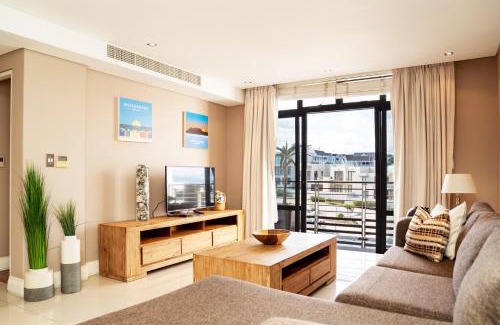 Big Bay Apartment | Modern Beachfront Eden on the Bay 210- 2 bedroom, 2 bathroom