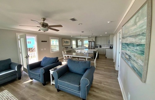Southpointe House | Modern, Beachfront & Pet Friendly