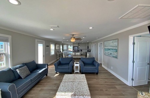 Southpointe House | Modern, Beachfront & Pet Friendly
