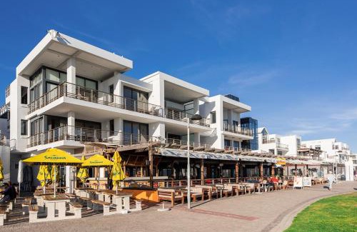 Big Bay Apartment | Modern Beachfront Studio- 133 Eden on the Bay