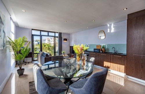 Big Bay Apartment | Modern Beachfront Studio- 133 Eden on the Bay
