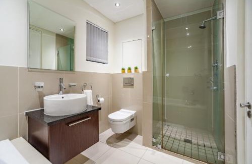 Big Bay Apartment | Modern Beachfront Studio- 133 Eden on the Bay