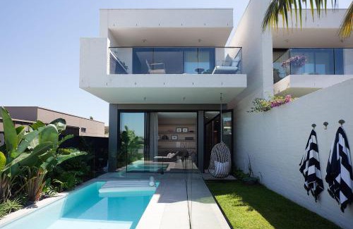 Malabar House | Modern Beachside Haven, Malabar Isyd