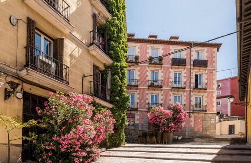 Centro Apartment | Modern & Beautiful Apt. Historic District - Sol