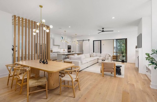 Green Hills House | Modern Beauty in Green Hills w/2 Patios, Garage