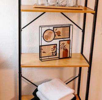 Goy Apartment | Modern & black - City - Netflix - Wifi - 4 Person